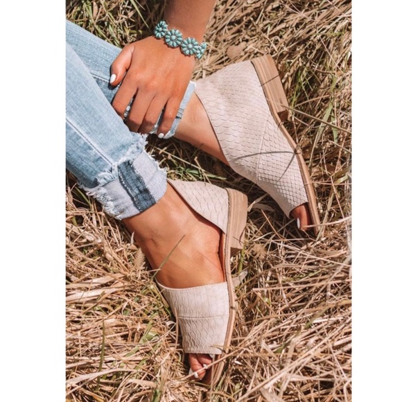 Fabutiq Shoes - Taupe Snake texture peep toe bootie